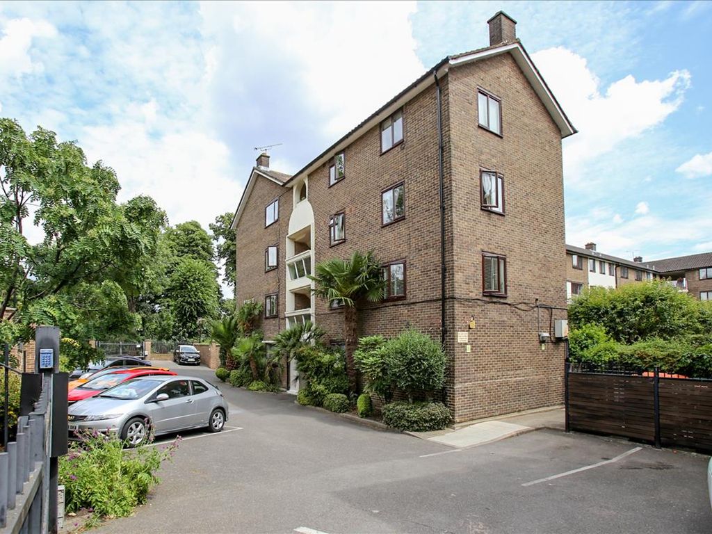 1 bed flat for sale in East Acton Lane, Acton W3, £315,000