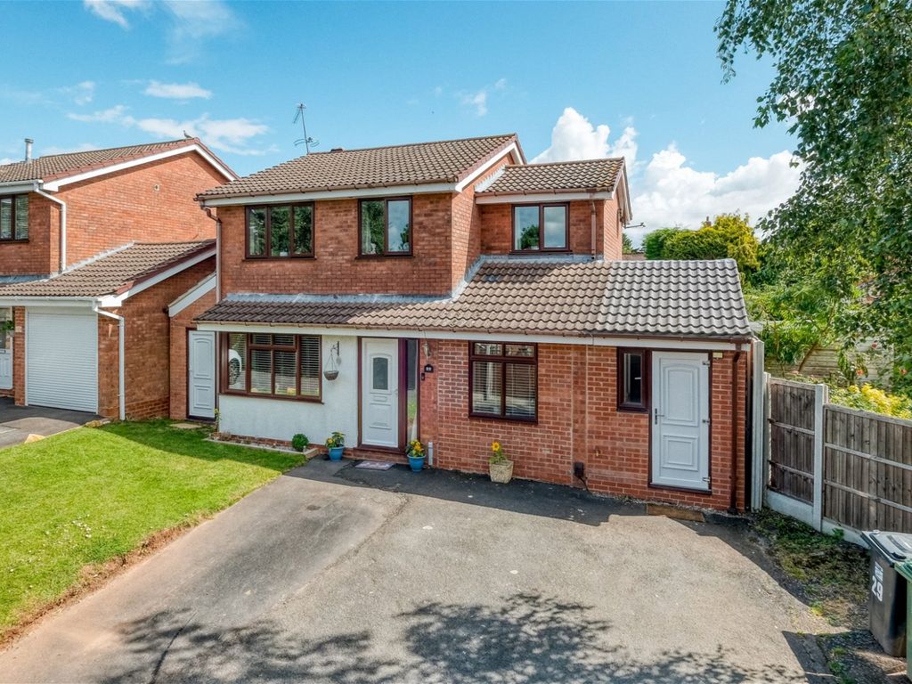 4 bed detached house for sale in Jordans Close, Crabbs Cross, Redditch B97, £350,000