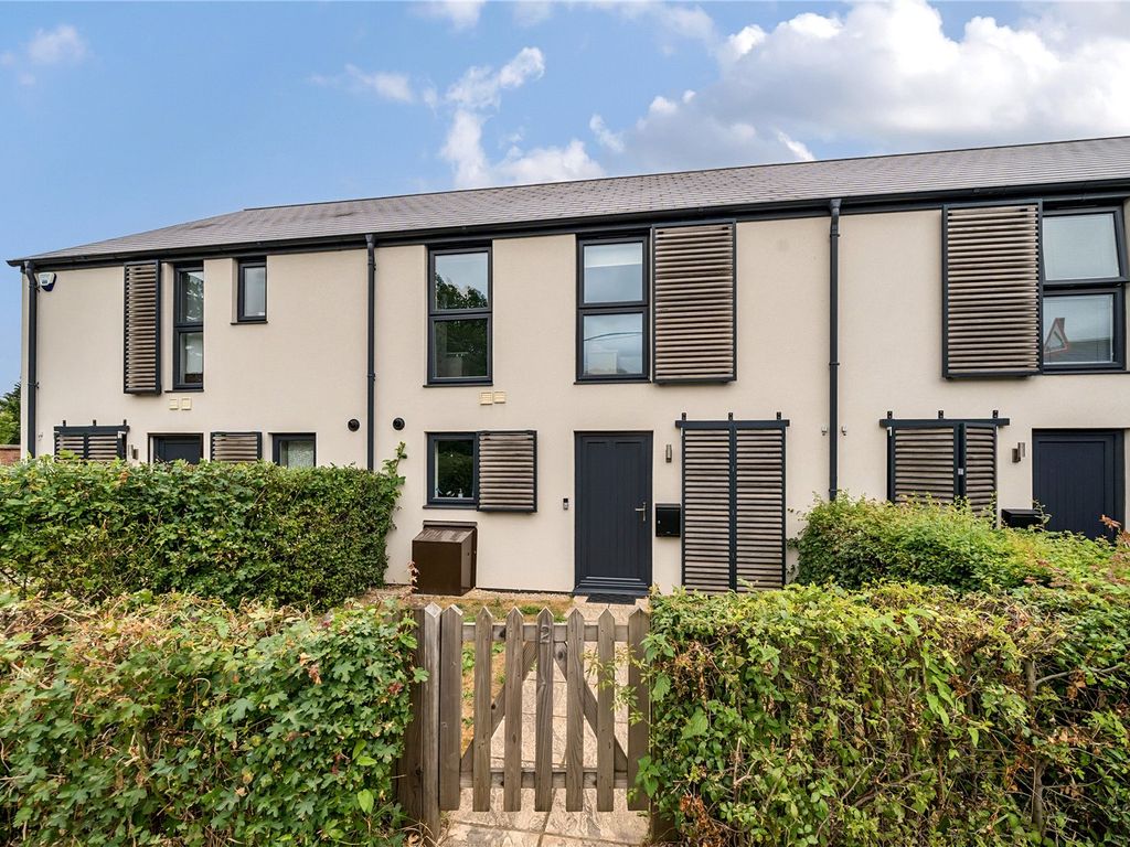 2 bed terraced house for sale in Basingstoke Road, Padworth, Reading, Berkshire RG7, £343,000