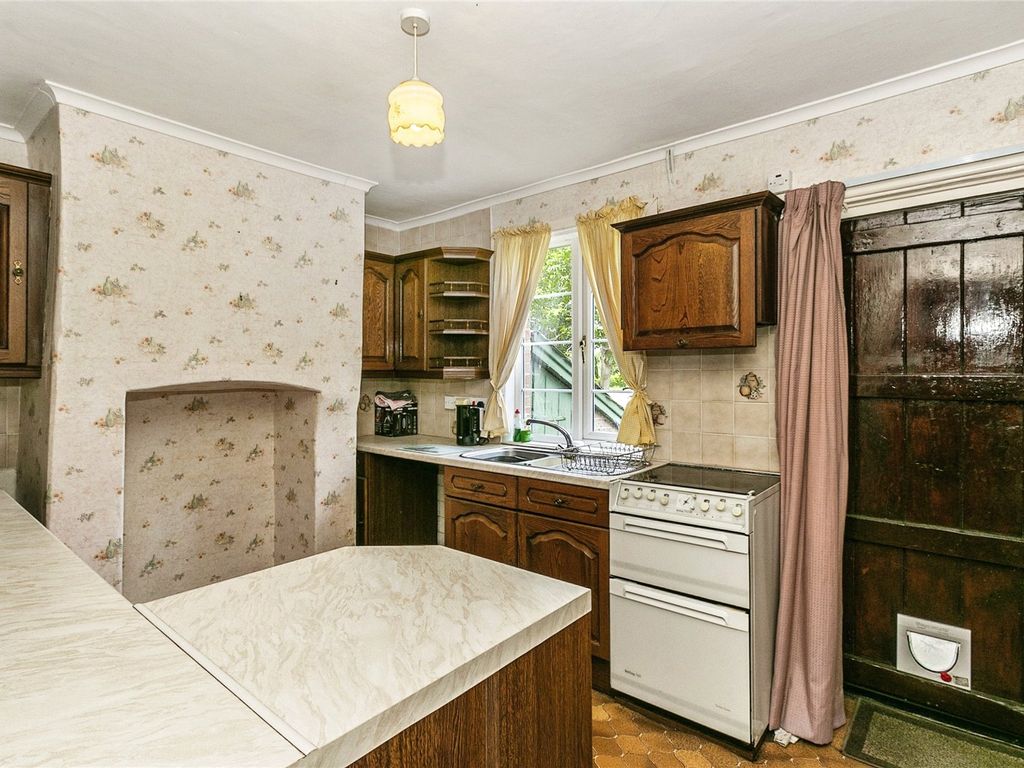 3 bed terraced house for sale in Vicarage Cottages, Holdenhurst Village, Bournemouth, Dorset BH8, £375,000