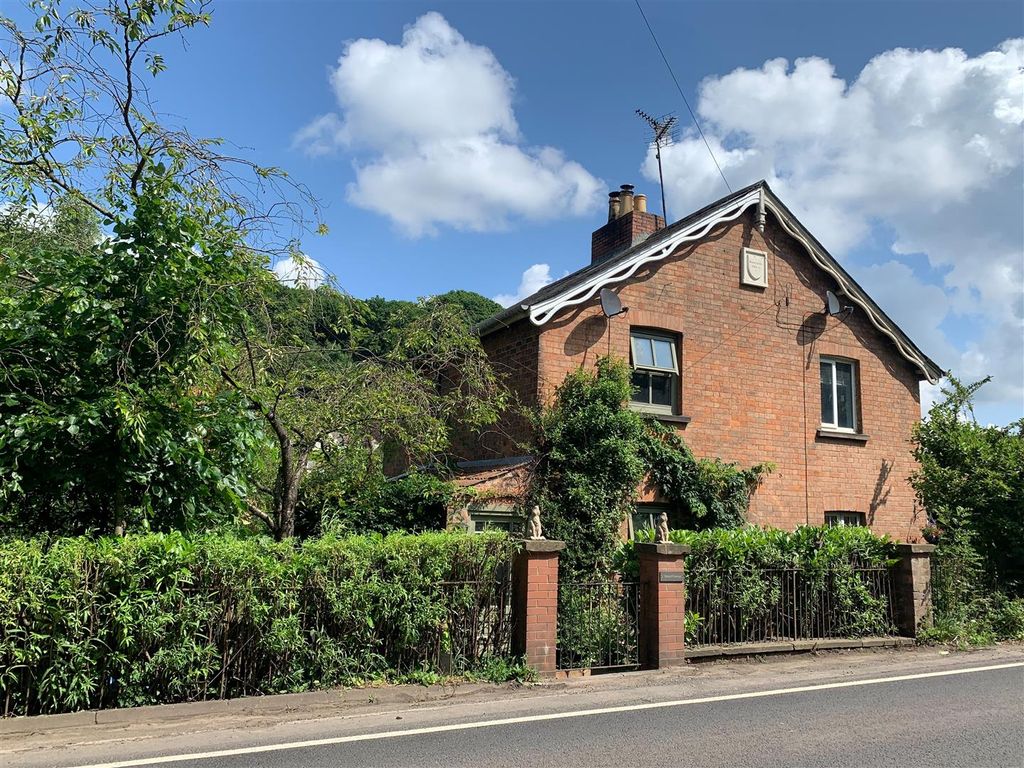 2 bed cottage for sale in Littledean Road, Elton, Newnham GL14, £289,000