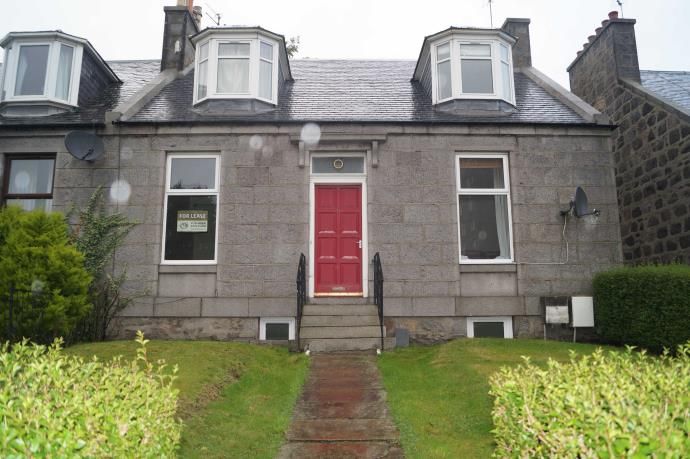 4 bed flat to rent in Roslin Terrace, Aberdeen AB24, £950 pcm