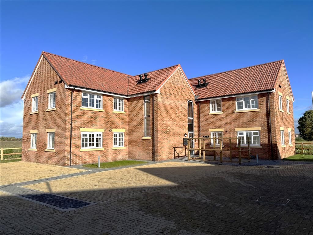 2 bed flat to rent in Orchard Way, Wisbech St. Mary, Wisbech PE13, £700 pcm