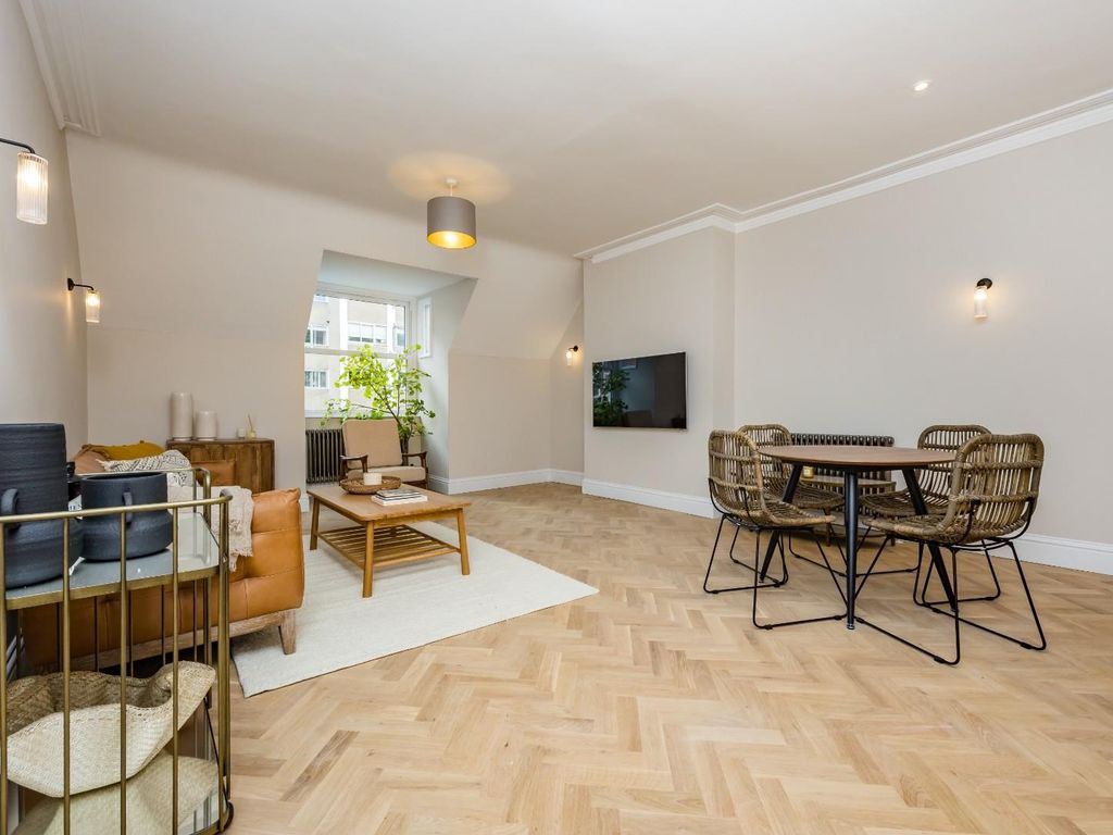 1 bed flat for sale in Third Avenue, Hove BN3, £350,000