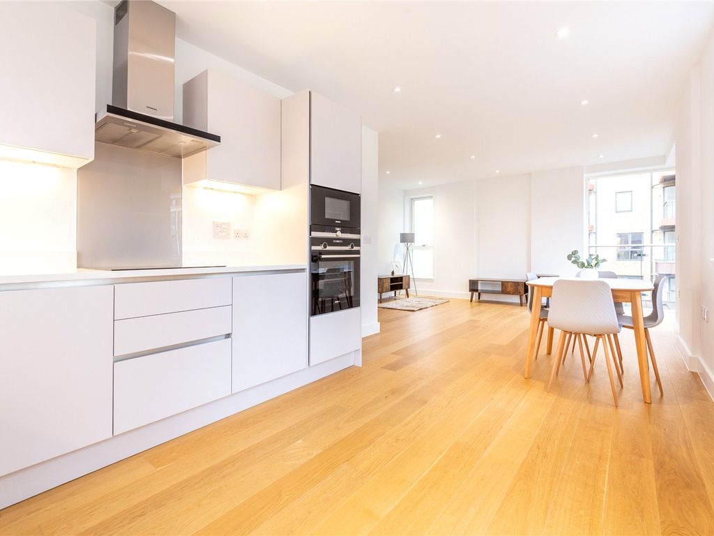 2 bed flat for sale in Tollgate Gardens, London NW6, £775,000