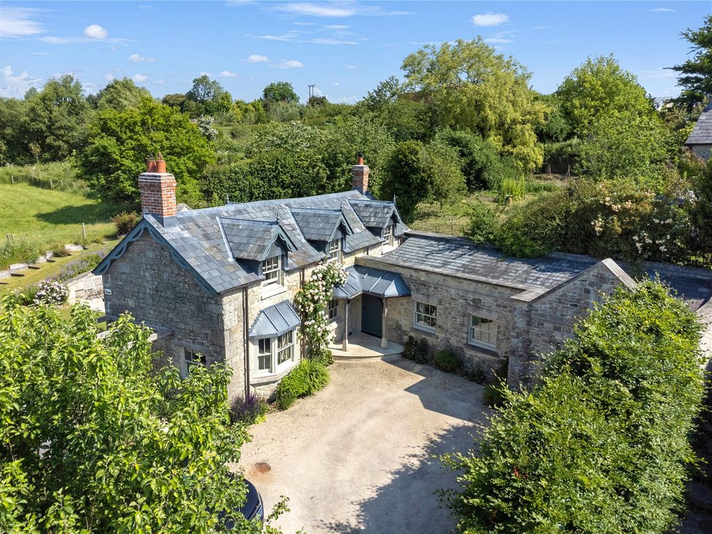 3 bed detached house for sale in East Hatch, Tisbury, Salisbury, Wiltshire SP3, £1,075,000