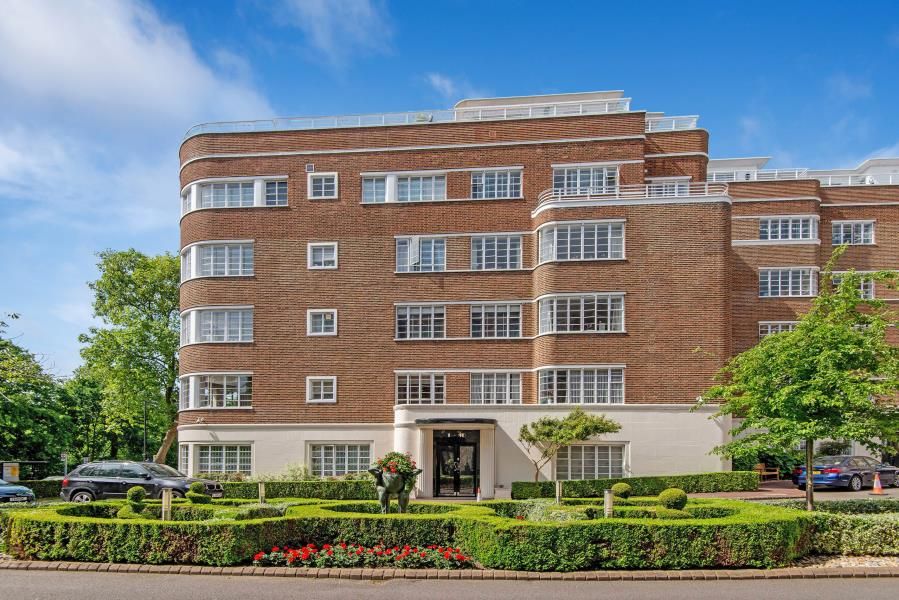 3 bed flat for sale in Prince Albert Road, London NW8, £1,850,000
