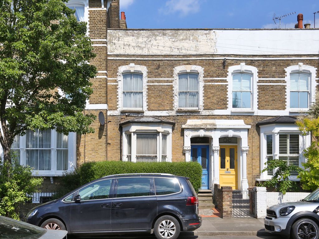 4 bed terraced house for sale in Maury Road, London N16, £1,000,000