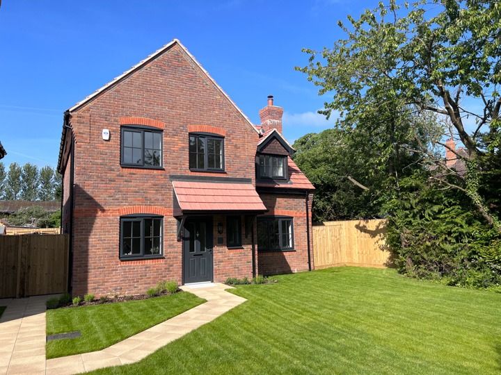 New home, 4 bed detached house for sale in Jay House, Chinnor Road, Bledlow Ridge, High Wycombe, Buckinghamshire HP14, £725,000