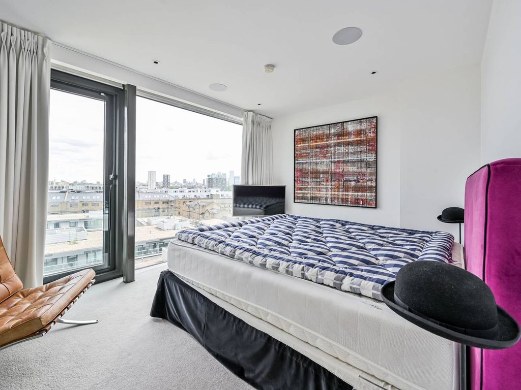 3 bed flat for sale in Sterling Mansions, Leman Street, Aldgate, London E1, £1,590,000