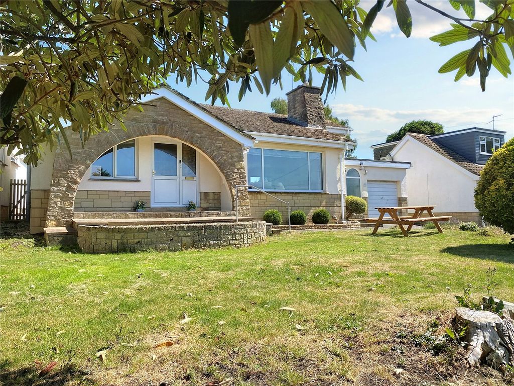3 bed bungalow for sale in Chestnut Springs, Lydiard Millicent SN5, £475,000