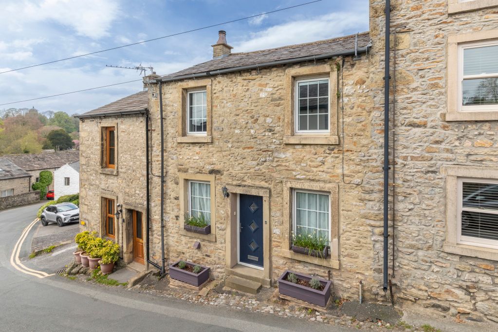 4 bed terraced house for sale in Belle Hill, Giggleswick, Settle, North Yorkshire BD24, £375,000