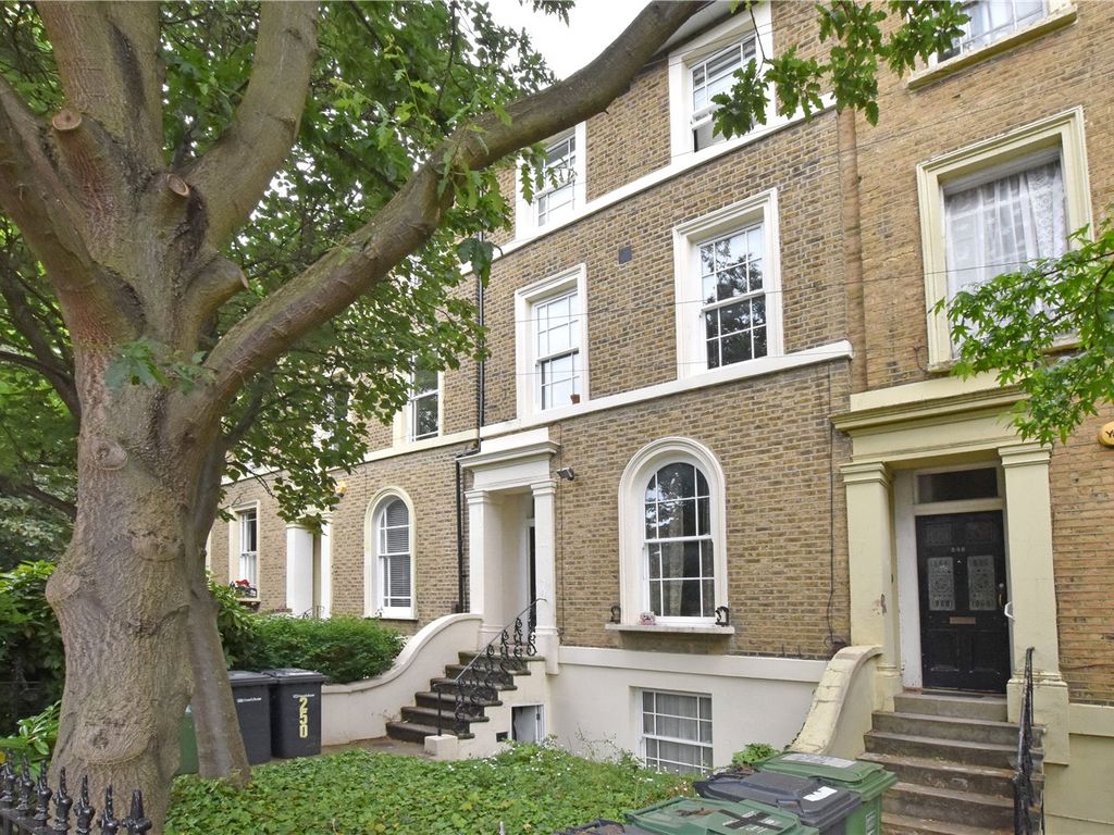 2 bed flat for sale in Dacre Park, Lewisham, London SE13, £625,000