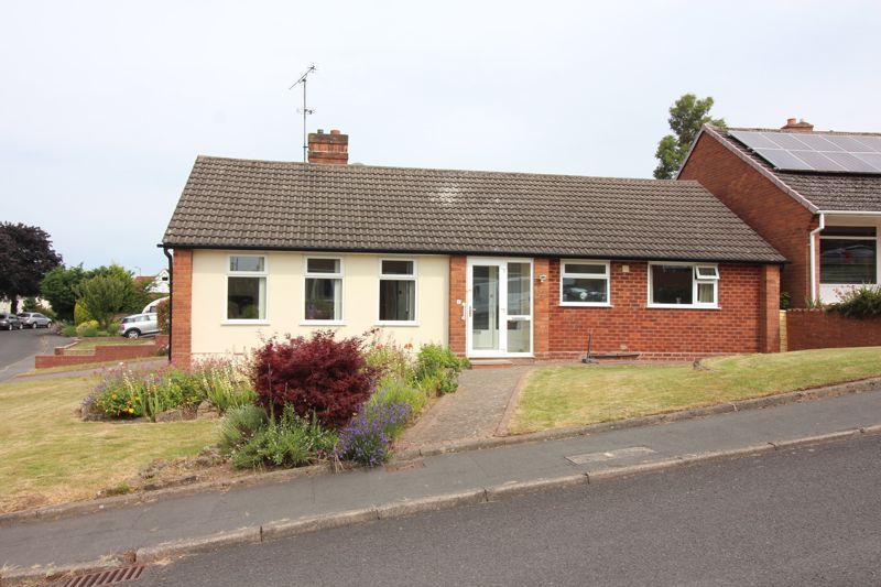 3 bed detached bungalow for sale in Newfield Drive, Kingswinford DY6, £340,000