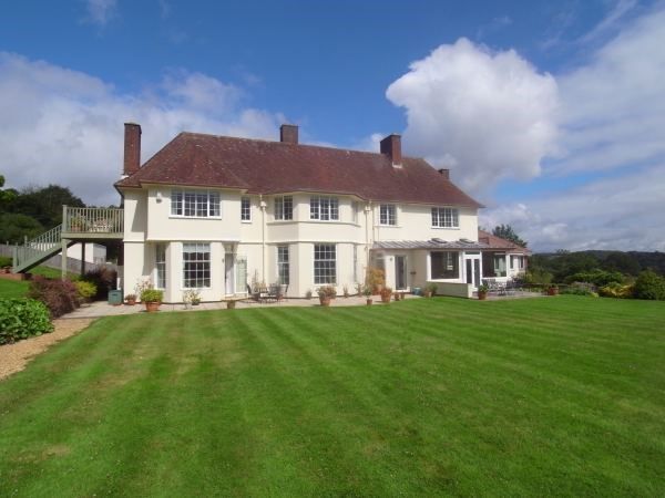 2 bed flat for sale in Knowle Hill, Budleigh Salterton EX9, £475,000