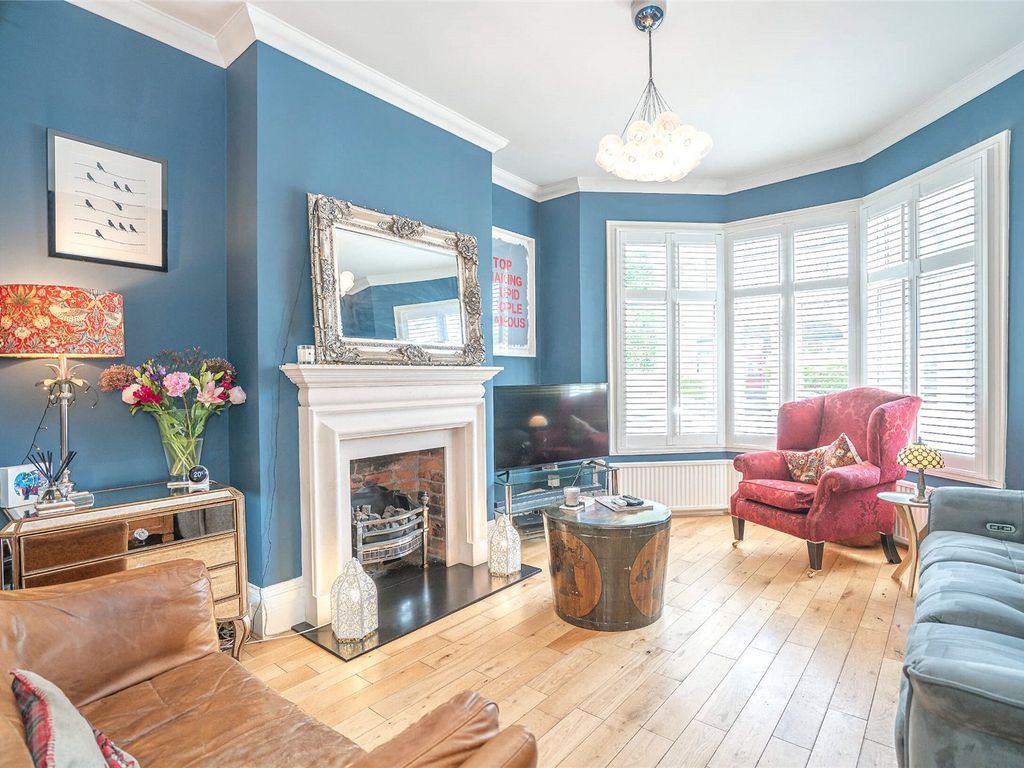 4 bed detached house for sale in Baronsmere Road, London N2, £1,275,000