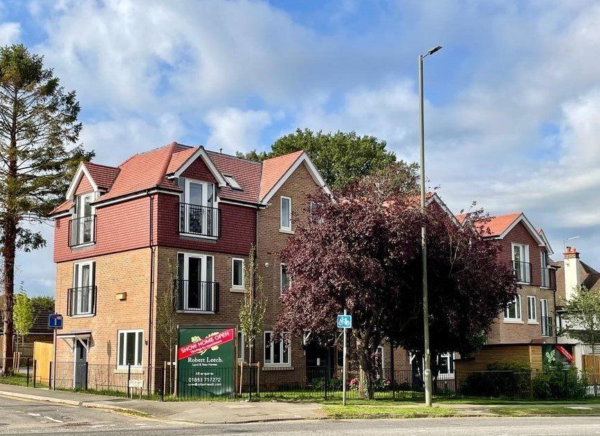 New home, 2 bed flat for sale in Parkgate House Limpsfield Road, Warlingham CR6, £395,000