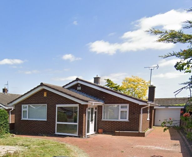 3 bed bungalow for sale in Kirkett Avenue, Higher Kinnerton, Chester, Flintshire CH4, £310,000