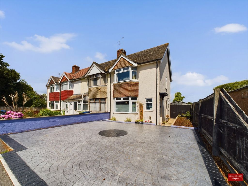 3 bed end terrace house for sale in Boverton Drive, Brockworth, Gloucester GL3, £260,000