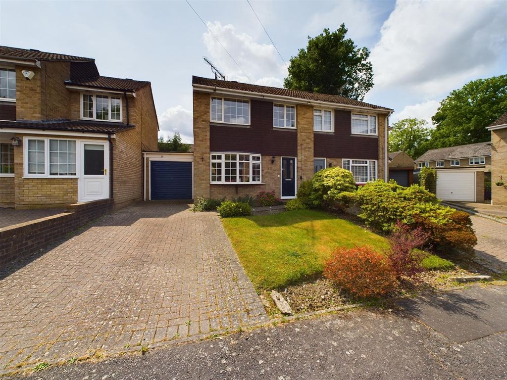 3 bed semi-detached house for sale in Burgh Close, Crawley RH10, £400,000