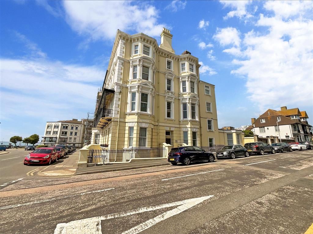 1 bed flat for sale in Victoria Parade, Ramsgate, Kent CT11, £140,000