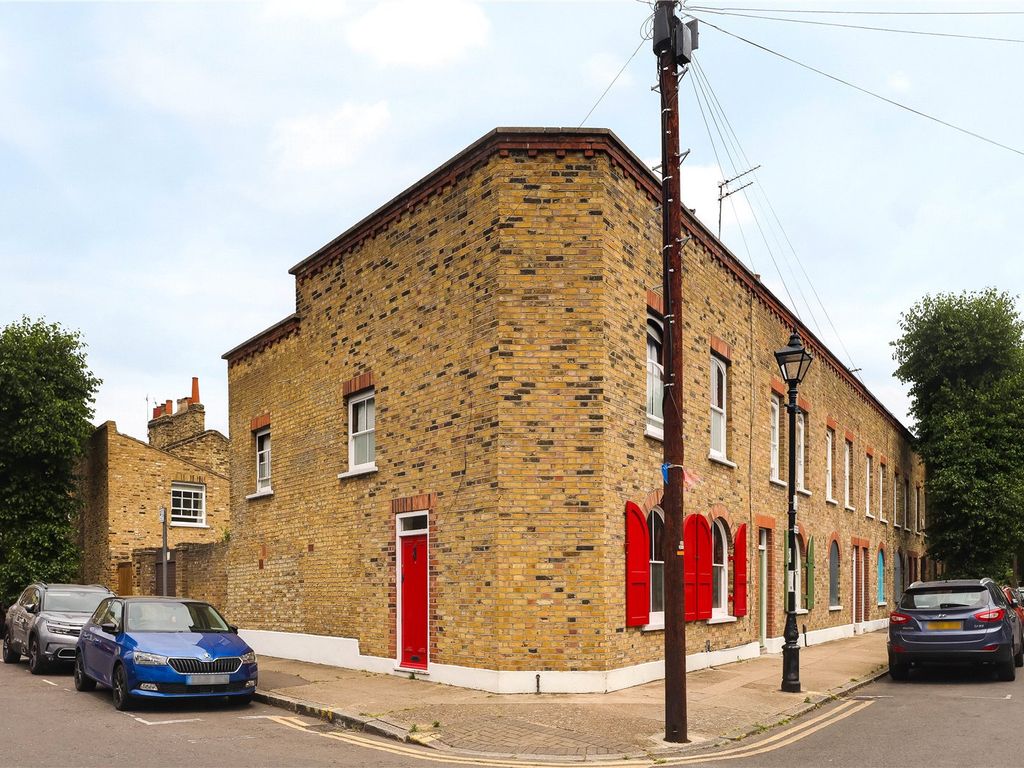 3 bed detached house for sale in Cyprus Street, Bethnal Green, London E2, £930,000