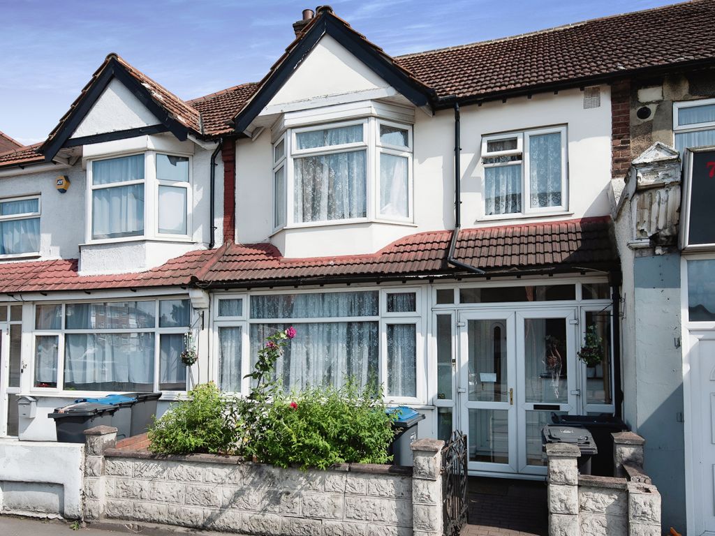 3 bed terraced house for sale in Thornton Road, Thornton Heath CR7, £400,000