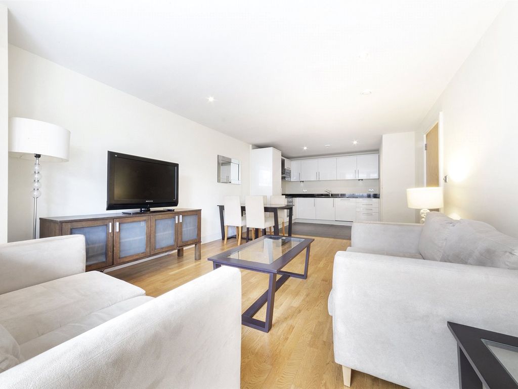 2 bed flat for sale in Drayton Park, London N5, £530,000