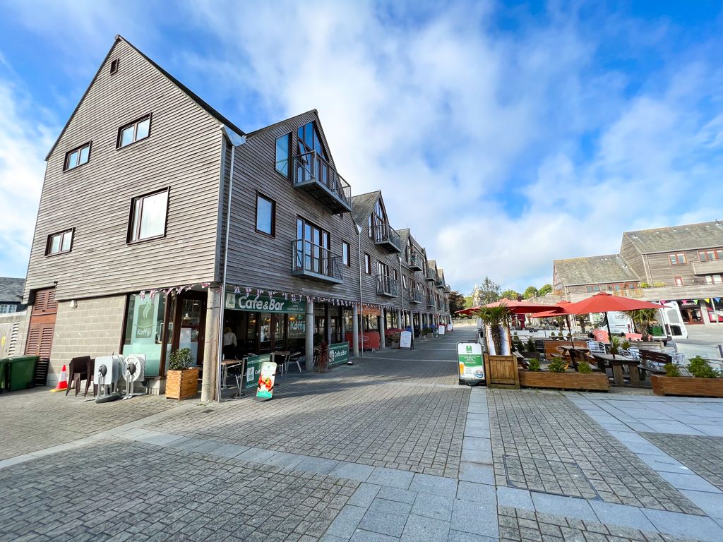Restaurant/cafe to let in Discovery Quay, Falmouth TR11, £16,000 pa