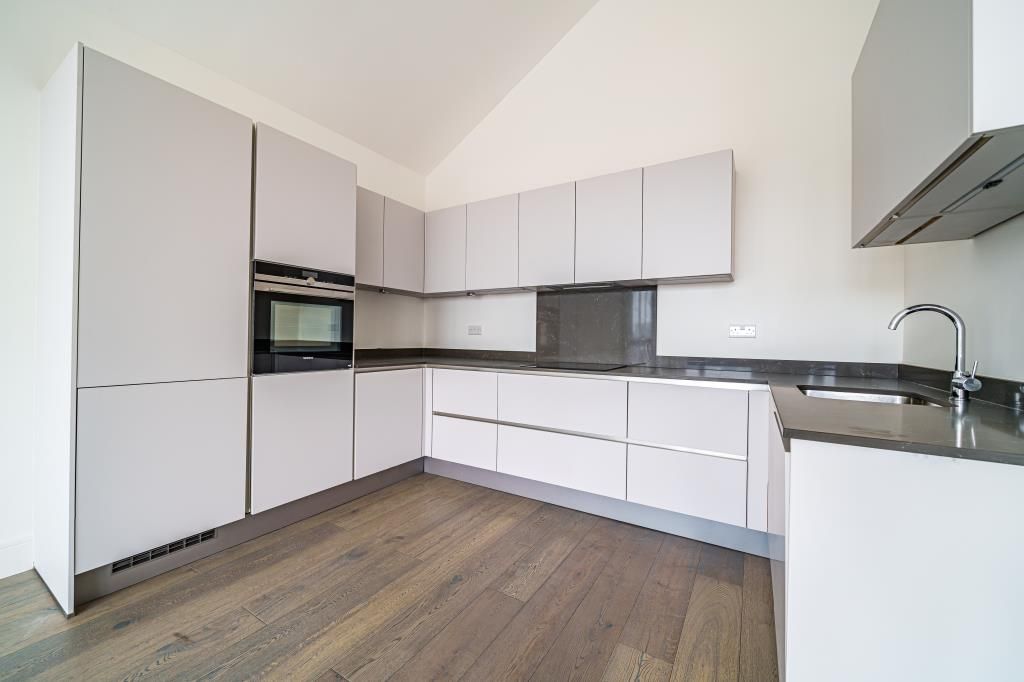 1 bed flat to rent in Newbury, West Berkshire RG14, £1,100 pcm