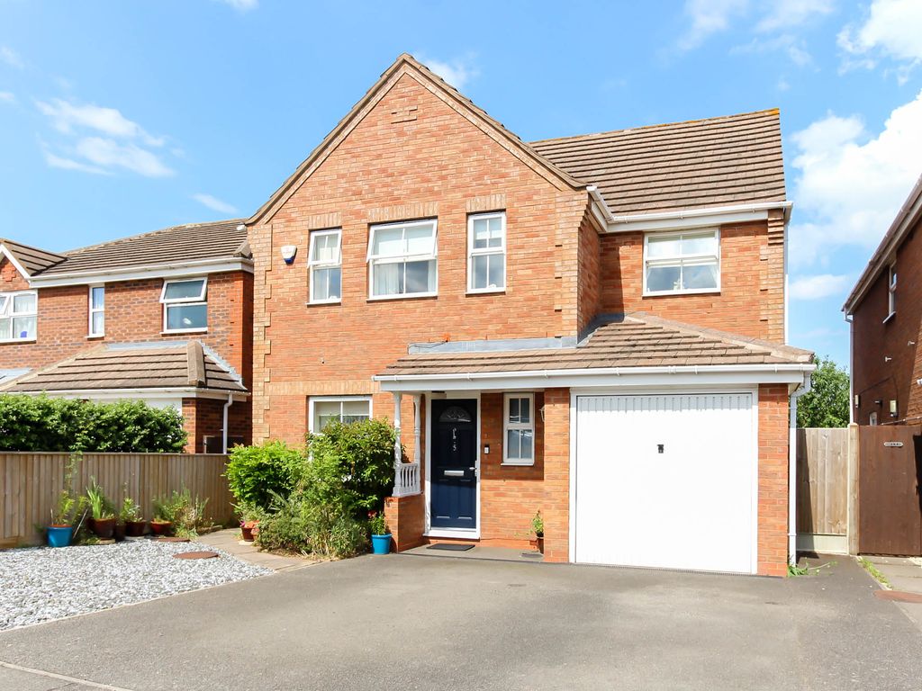4 bed detached house for sale in Banbury Close, Wellingborough NN8, £350,000