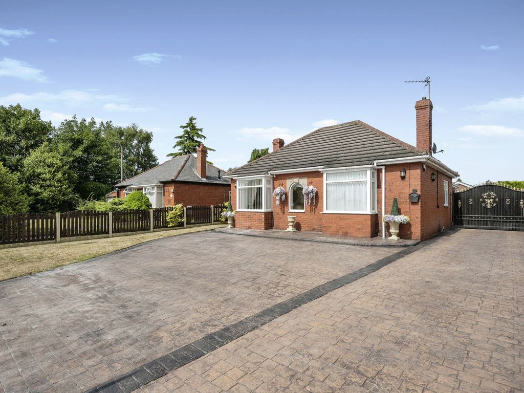4 bed bungalow for sale in Greens Road, Dunsville, Doncaster, South Yorkshire DN7, £380,000