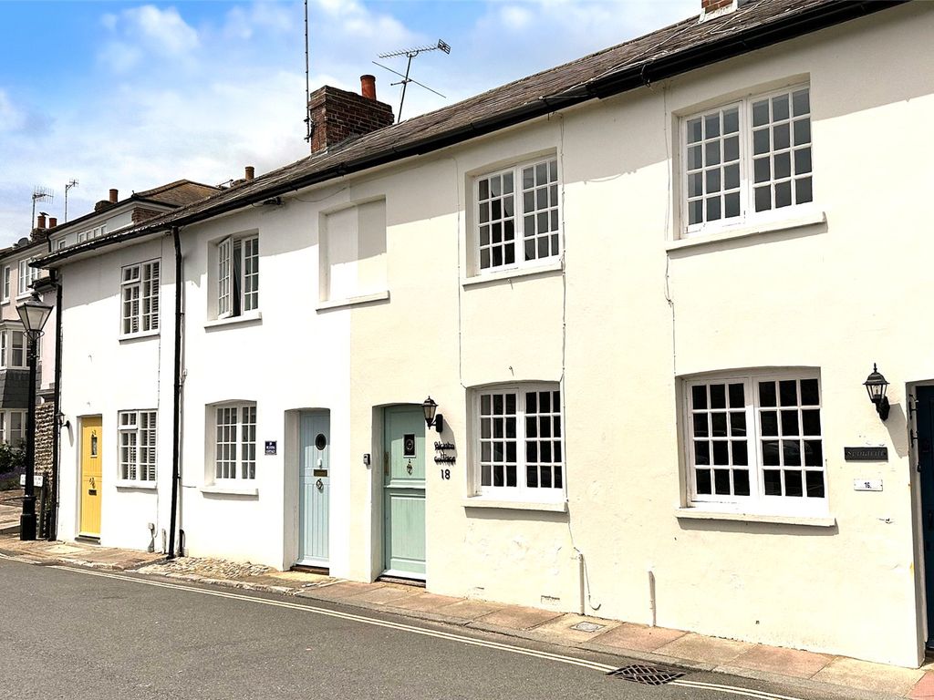 2 bed terraced house for sale in River Road, Arundel, West Sussex BN18, £425,000