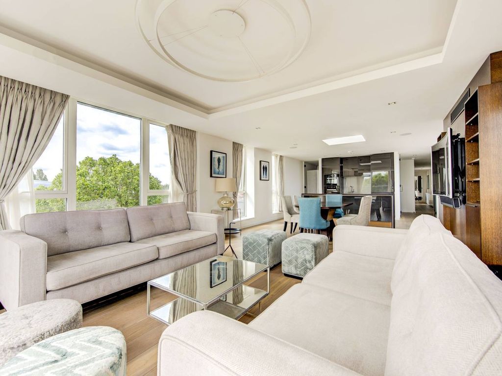 3 bed flat for sale in Farm Lane, Fulham, London SW6, £2,000,000