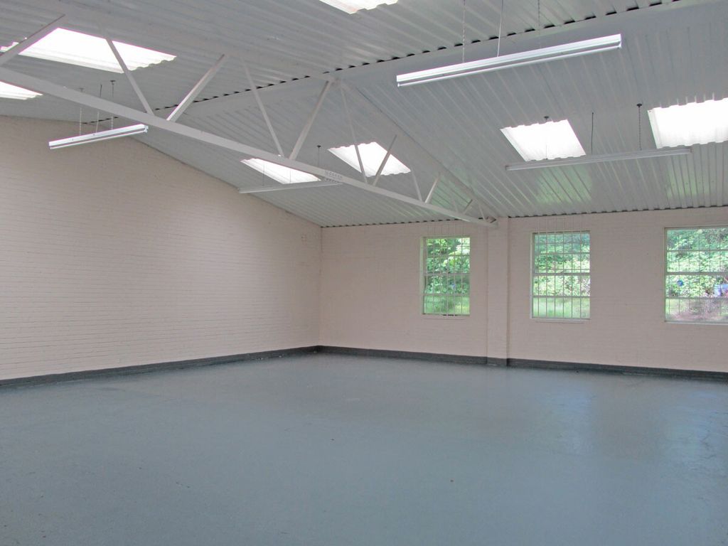 Light industrial to let in Unit 39 Station Road Industrial Estate, Station Road, Hailsham BN27, £17,500 pa