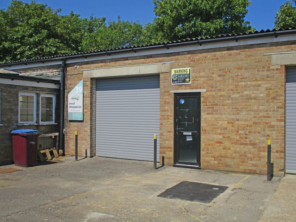Light industrial to let in Unit 39 Station Road Industrial Estate, Station Road, Hailsham BN27, £17,500 pa