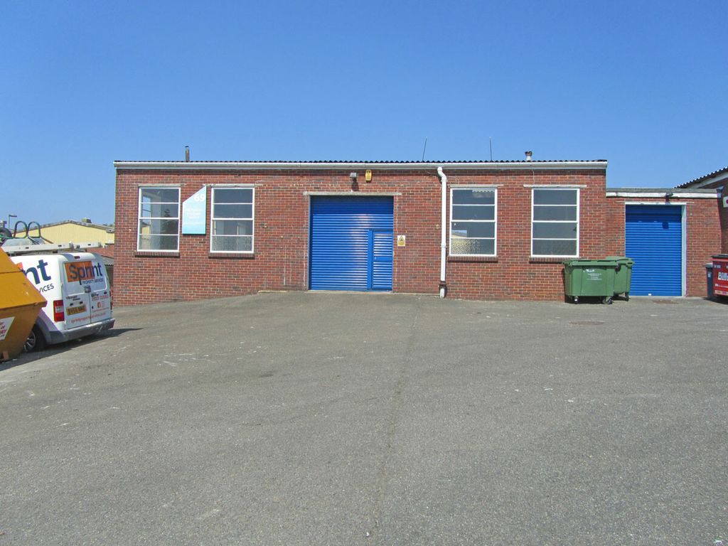 Light industrial to let in Unit 69 Station Road Industrial Estate, Station Road, Hailsham BN27, £19,500 pa