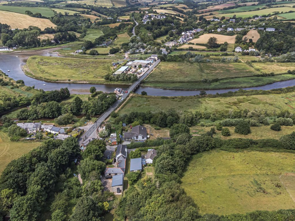 7 bed detached house for sale in Bridge End, Aveton Gifford, Kingsbridge, Devon TQ7, £875,000