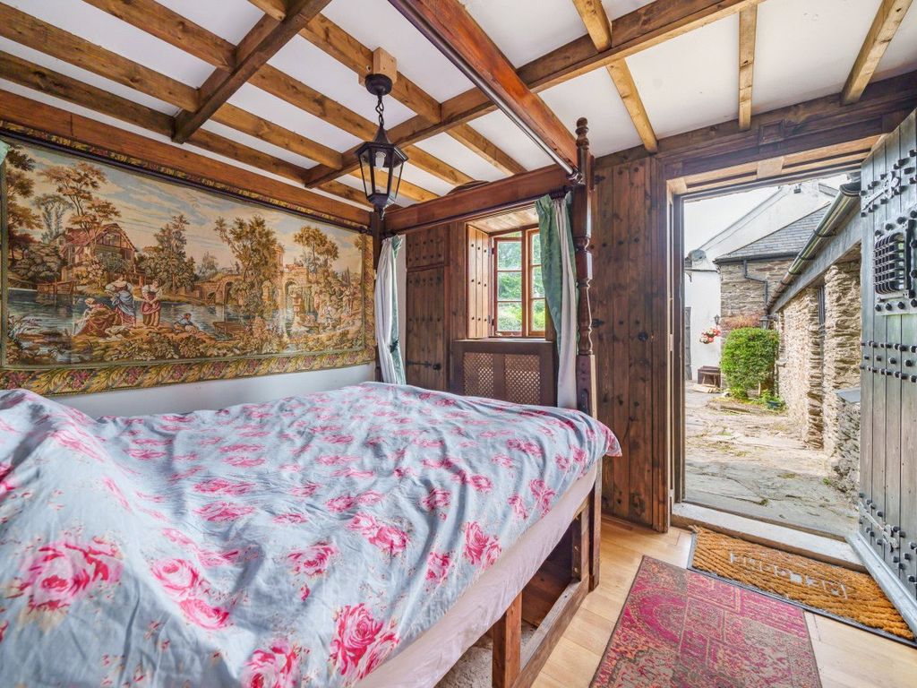 7 bed detached house for sale in Bridge End, Aveton Gifford, Kingsbridge, Devon TQ7, £875,000