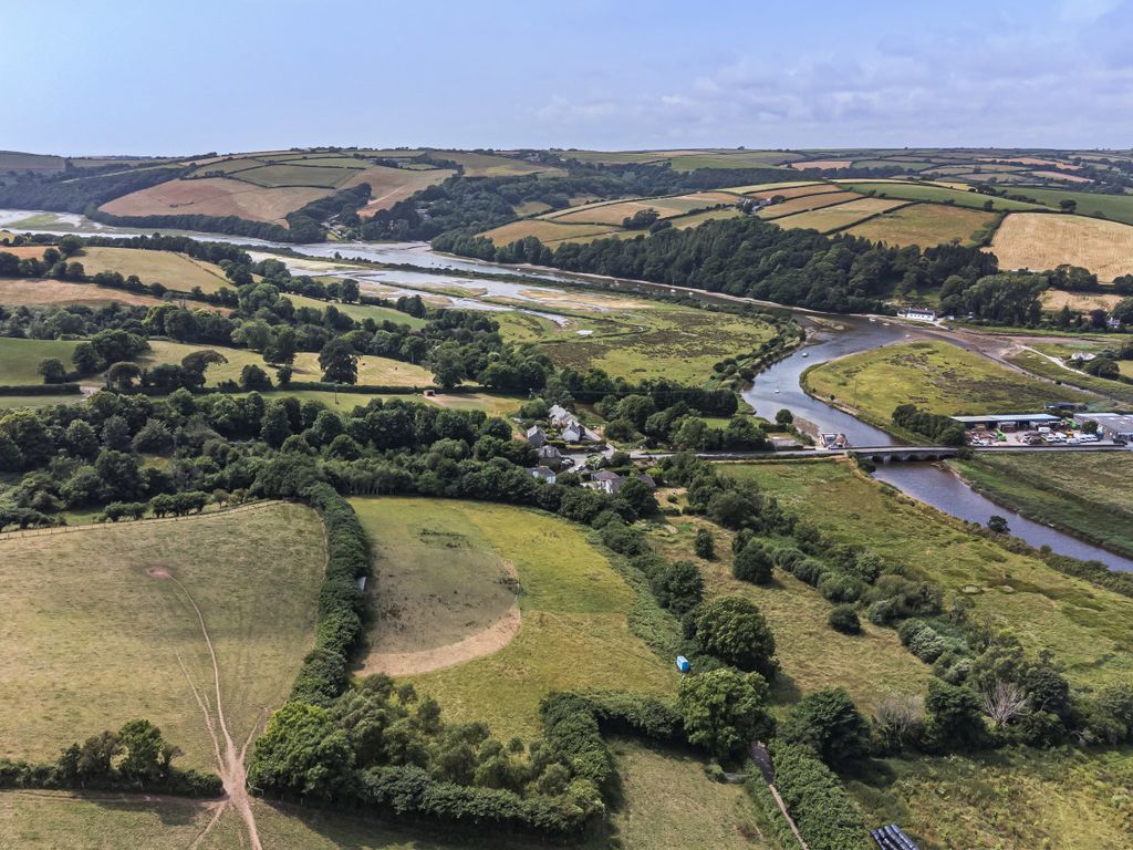 7 bed detached house for sale in Bridge End, Aveton Gifford, Kingsbridge, Devon TQ7, £875,000