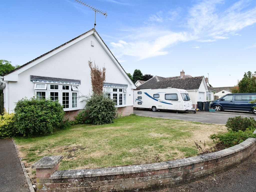 3 bed bungalow for sale in Wares Close, Winterborne Kingston, Blandford Forum DT11, £425,000