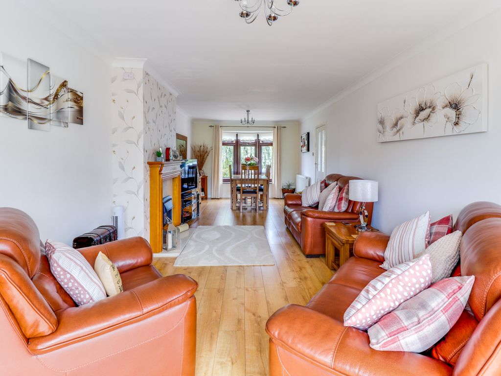 3 bed property for sale in Deepdale, Hadleigh, Benfleet SS7, £425,000