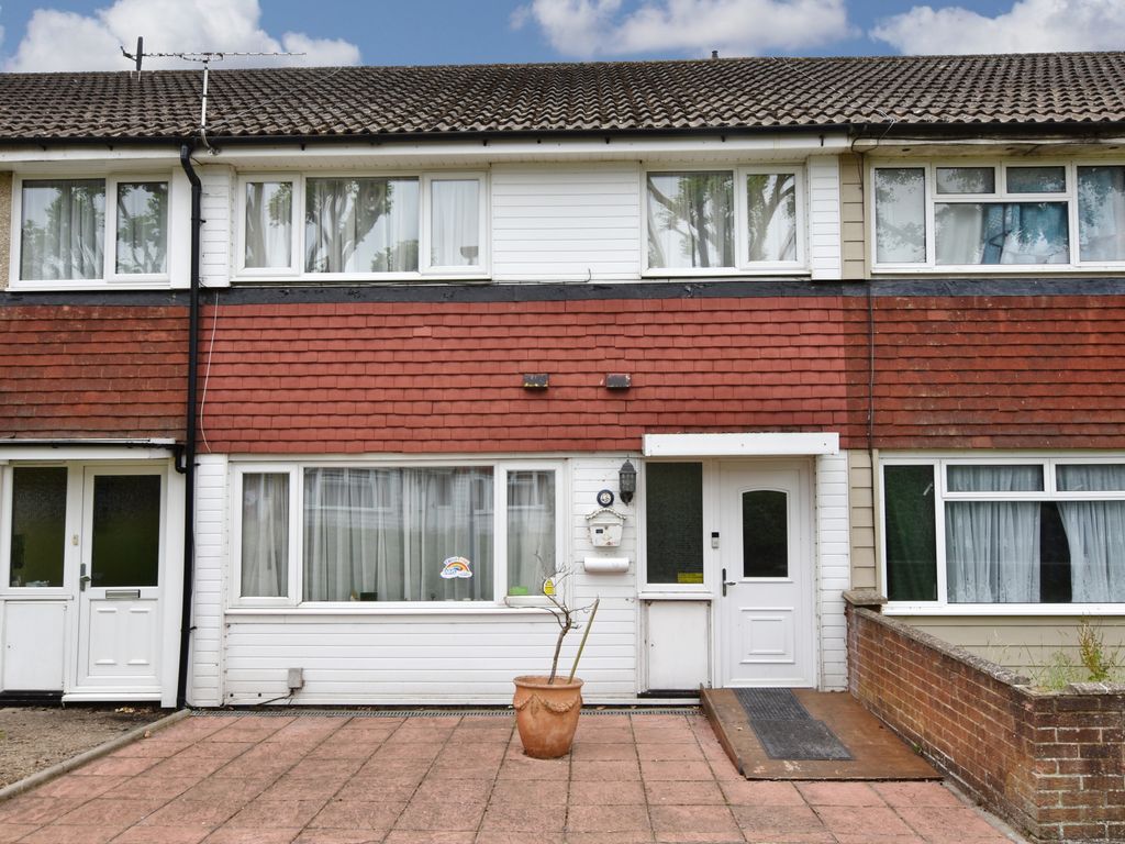 3 bed terraced house for sale in Haines Way, Watford WD25, £375,000