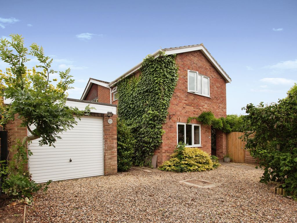 4 bed detached house for sale in Langley Way, Hemingford Grey Huntingdon PE28, £630,000
