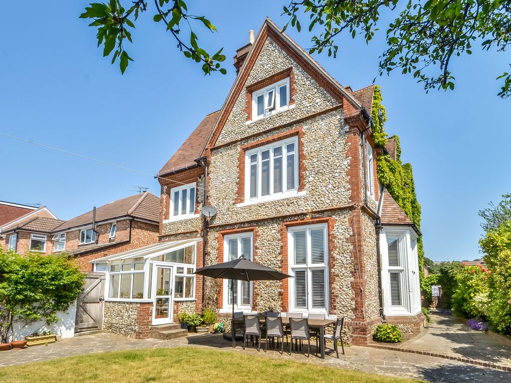 8 bed detached house for sale in Dysart Avenue, Drayton, Portsmouth PO6, £895,000