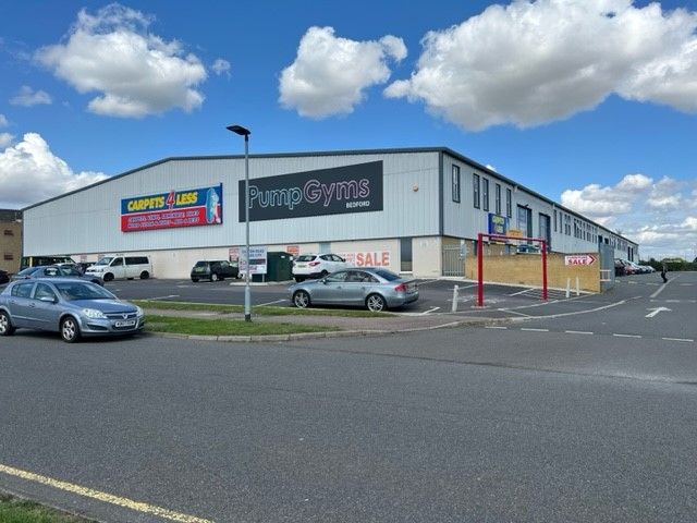 Leisure/hospitality to let in Caxton Road, Bedford MK41, £111,400 pa