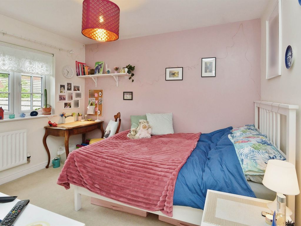 4 bed detached house for sale in Roman View, Deanshanger, Milton Keynes MK19, £450,000