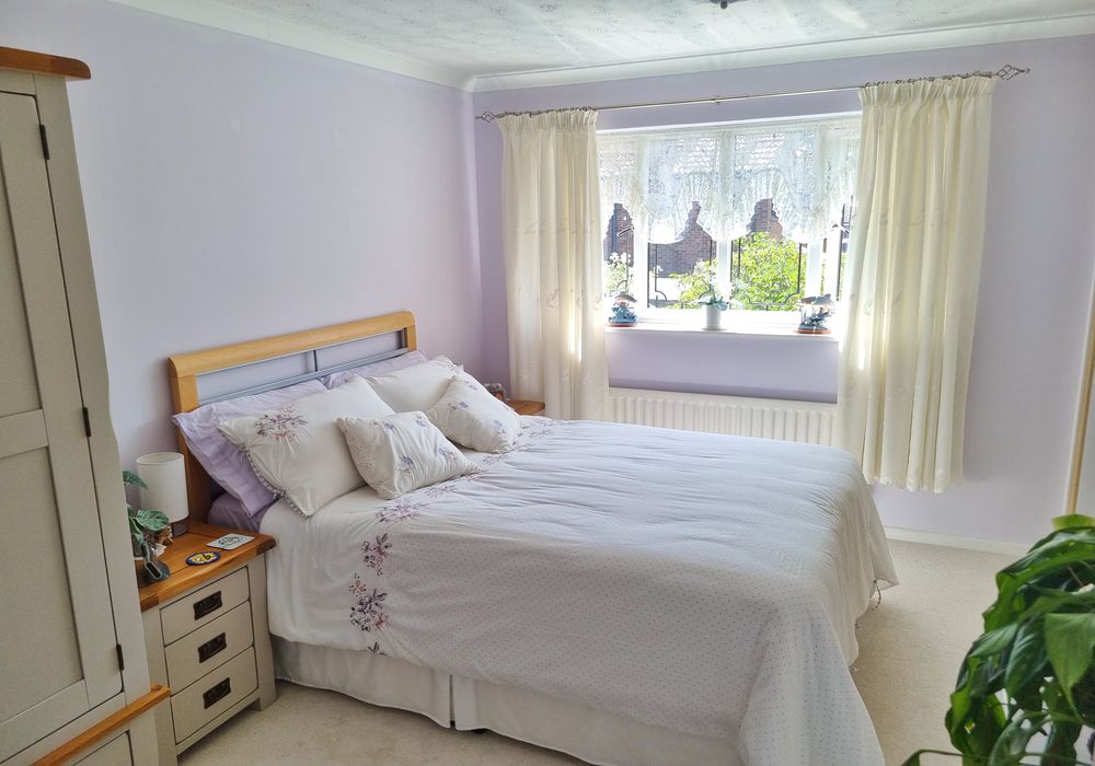 3 bed detached house for sale in Bilberry Drive, Southampton SO40, £350,000