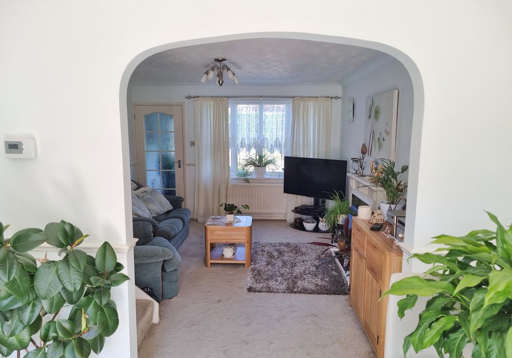 3 bed detached house for sale in Bilberry Drive, Southampton SO40, £350,000