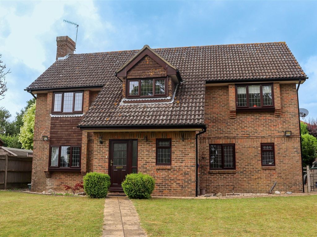 4 bed detached house for sale in The Dene, Ropley, Alresford SO24, £750,000